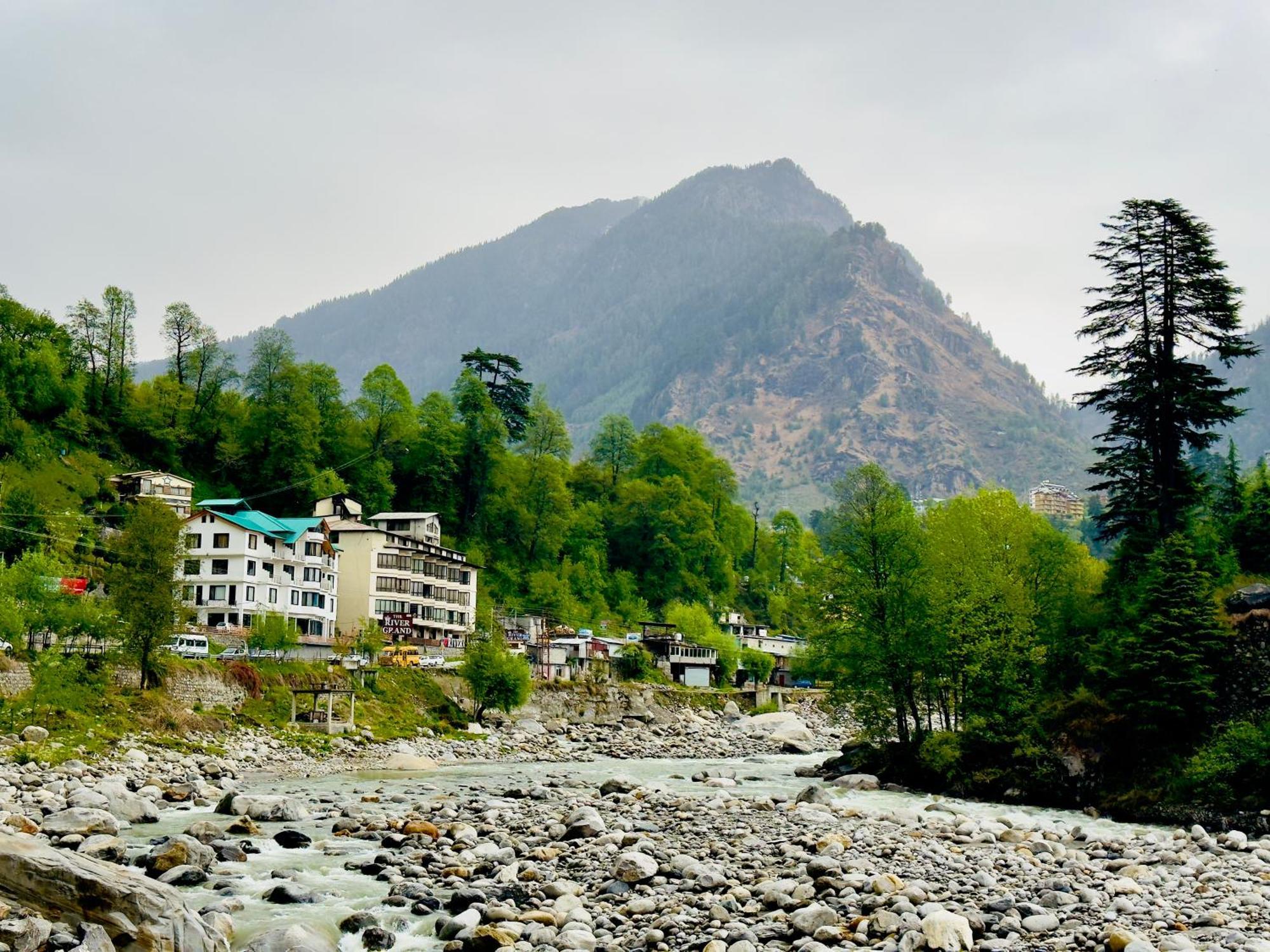 River Grand View And - A River Side Hotel 4*