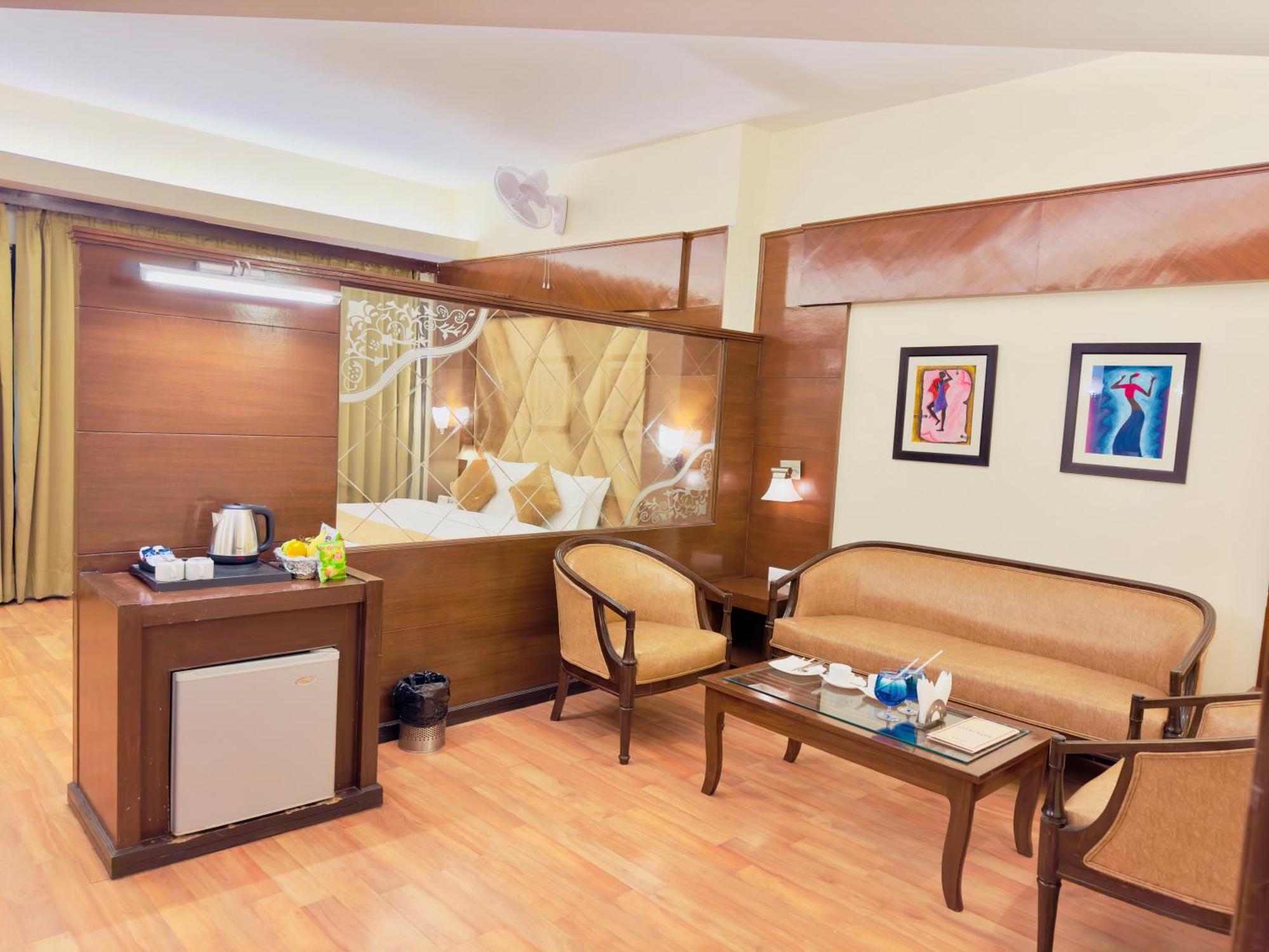 Hotel River Grand View And - A River Side Manali (Himachal Pradesh)